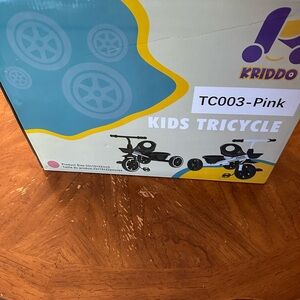 Toodlers tricycle. Brand new, never out of box